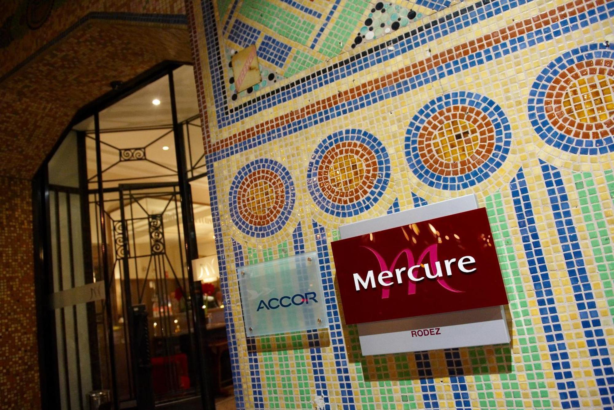 Hotel Mercure Rodez Cathedrale Bagian luar foto