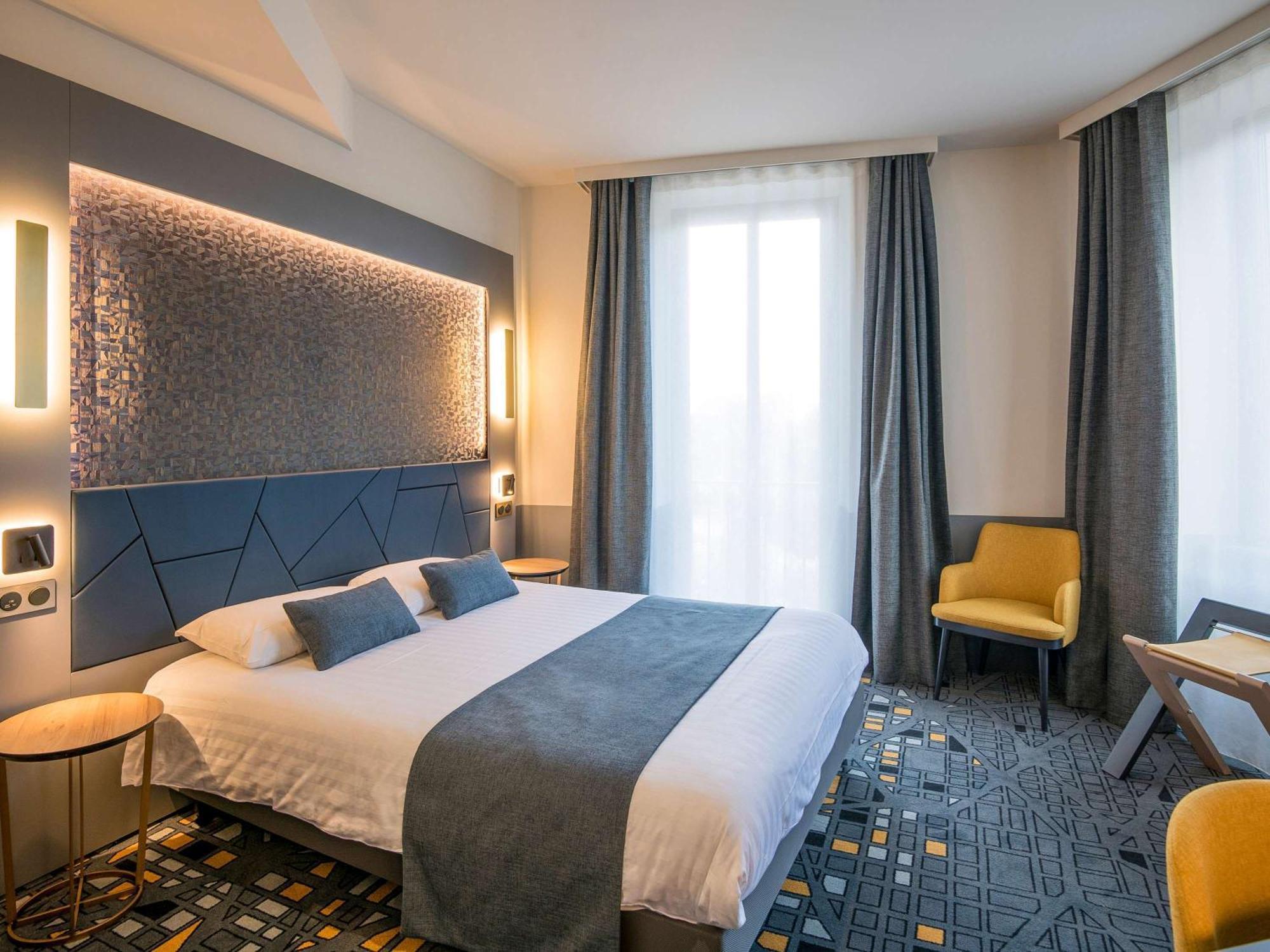 Hotel Mercure Rodez Cathedrale Bagian luar foto