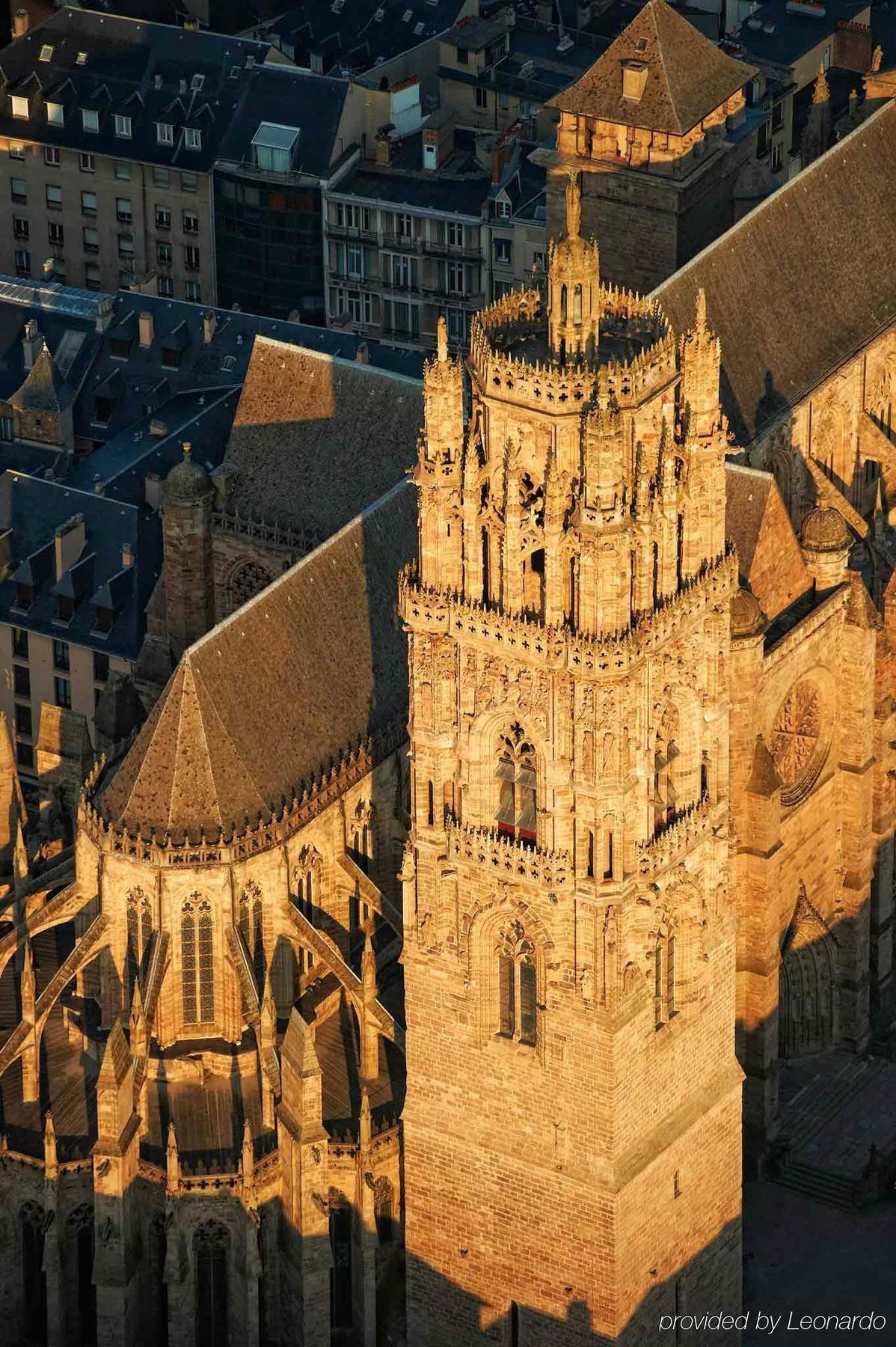 Hotel Mercure Rodez Cathedrale Bagian luar foto