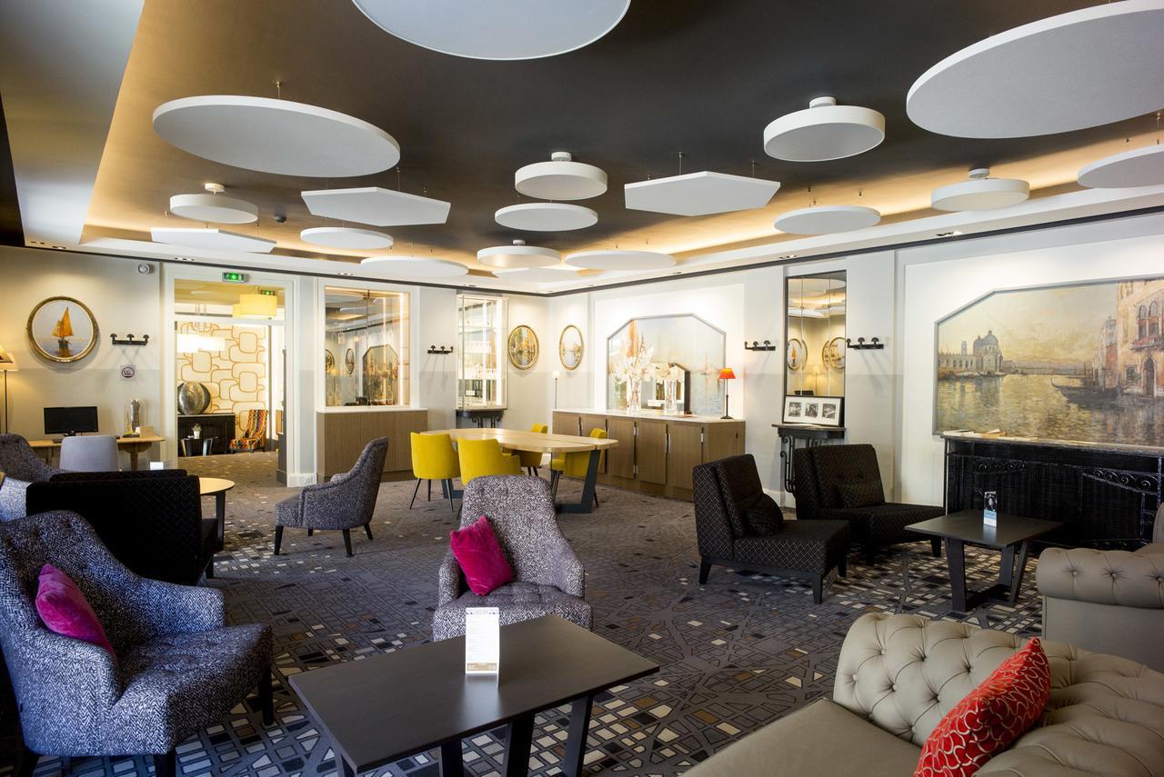 Hotel Mercure Rodez Cathedrale Bagian luar foto