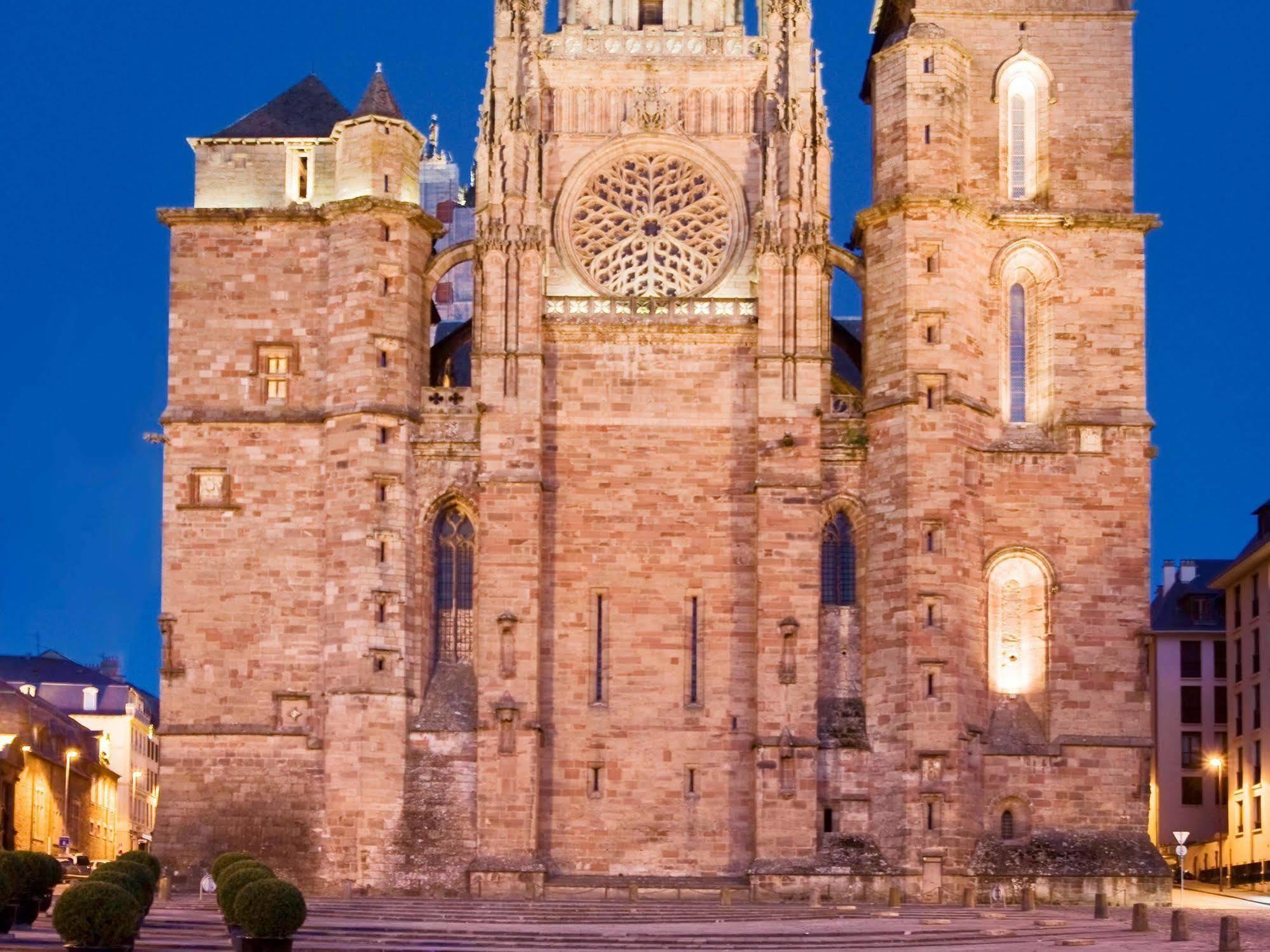 Hotel Mercure Rodez Cathedrale Bagian luar foto