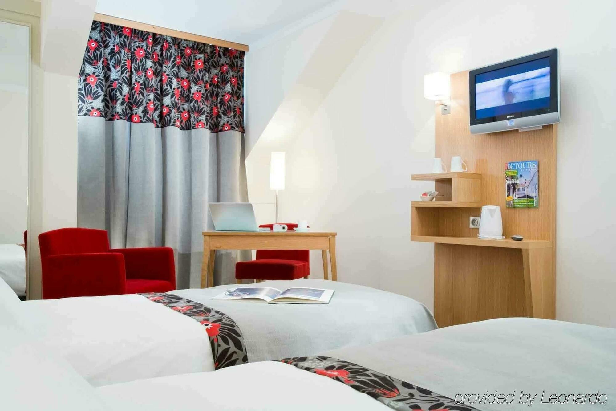 Hotel Mercure Rodez Cathedrale Bagian luar foto